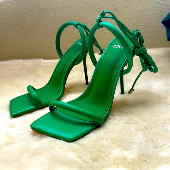Novo Shoes Shoes - NWOT Novo Green Zeppelin Sandal Wrap Tie Square Toe Heels 8